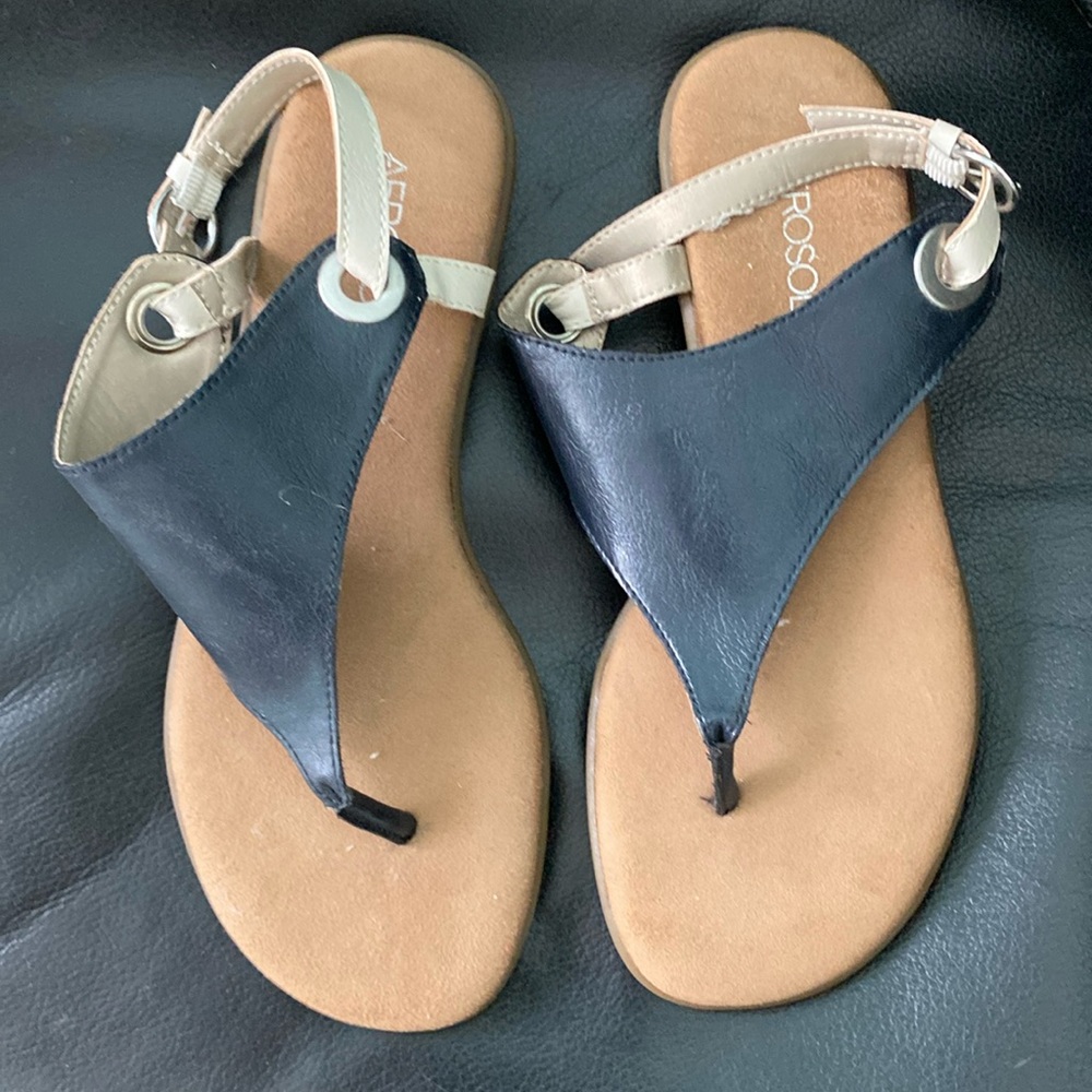 Aerosoles size 6 black and white sandals